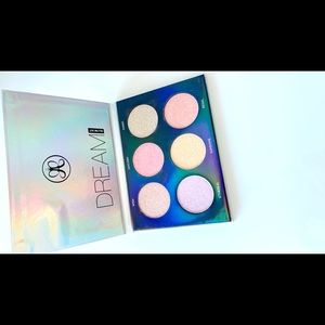 Anastasia Beverly Hills DREAM glow kit highlighter